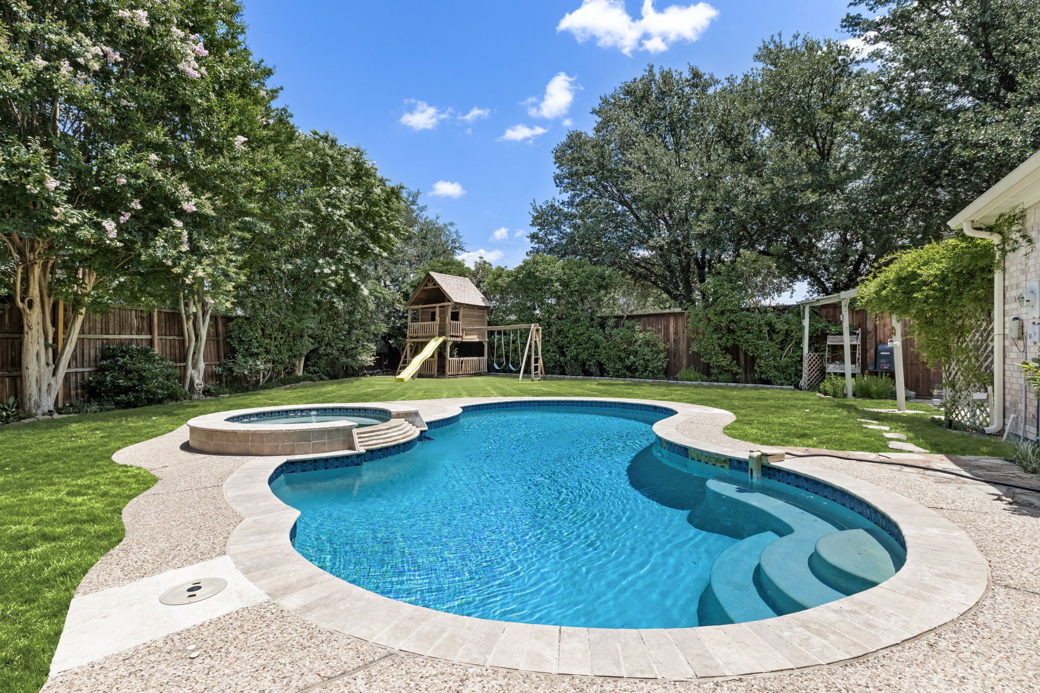 5001 Hudson Drive