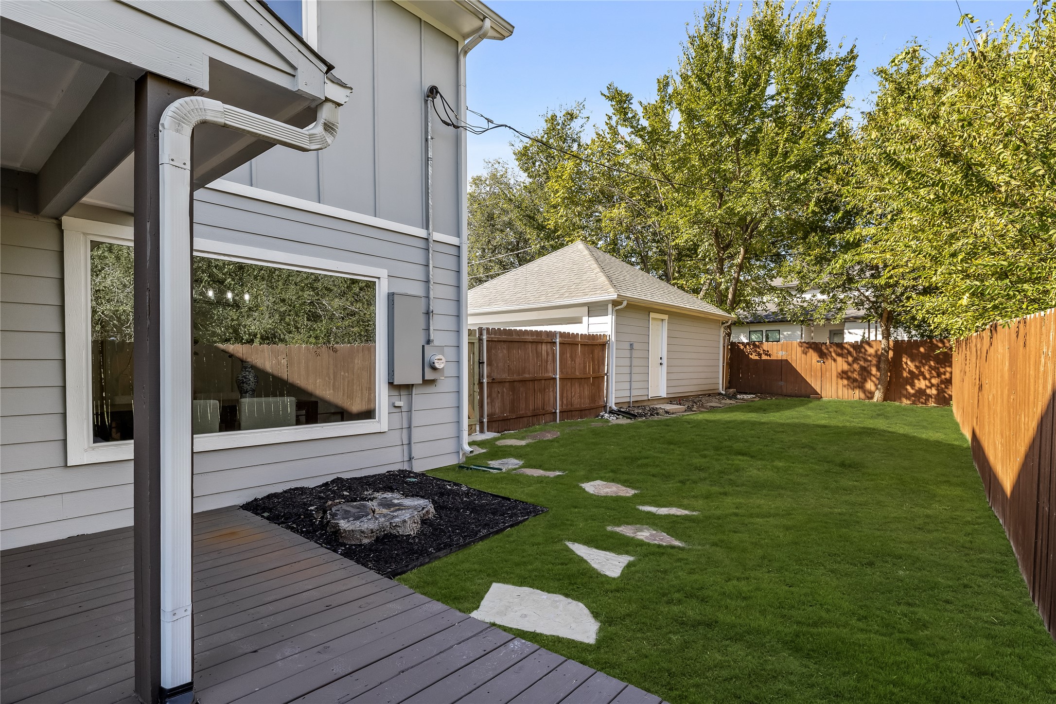 2728 Livingston Avenue