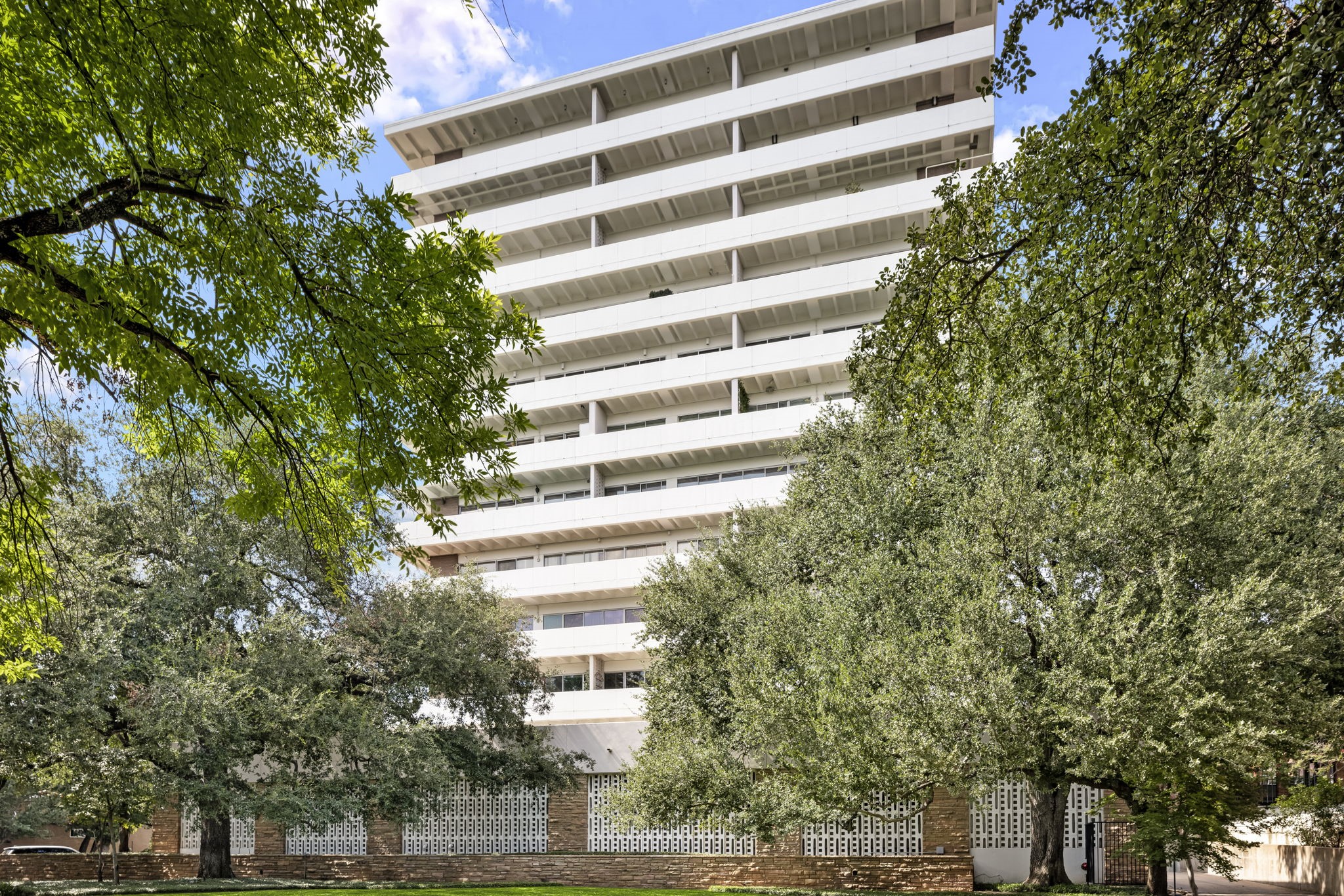 3601 Turtle Creek Boulevard 301