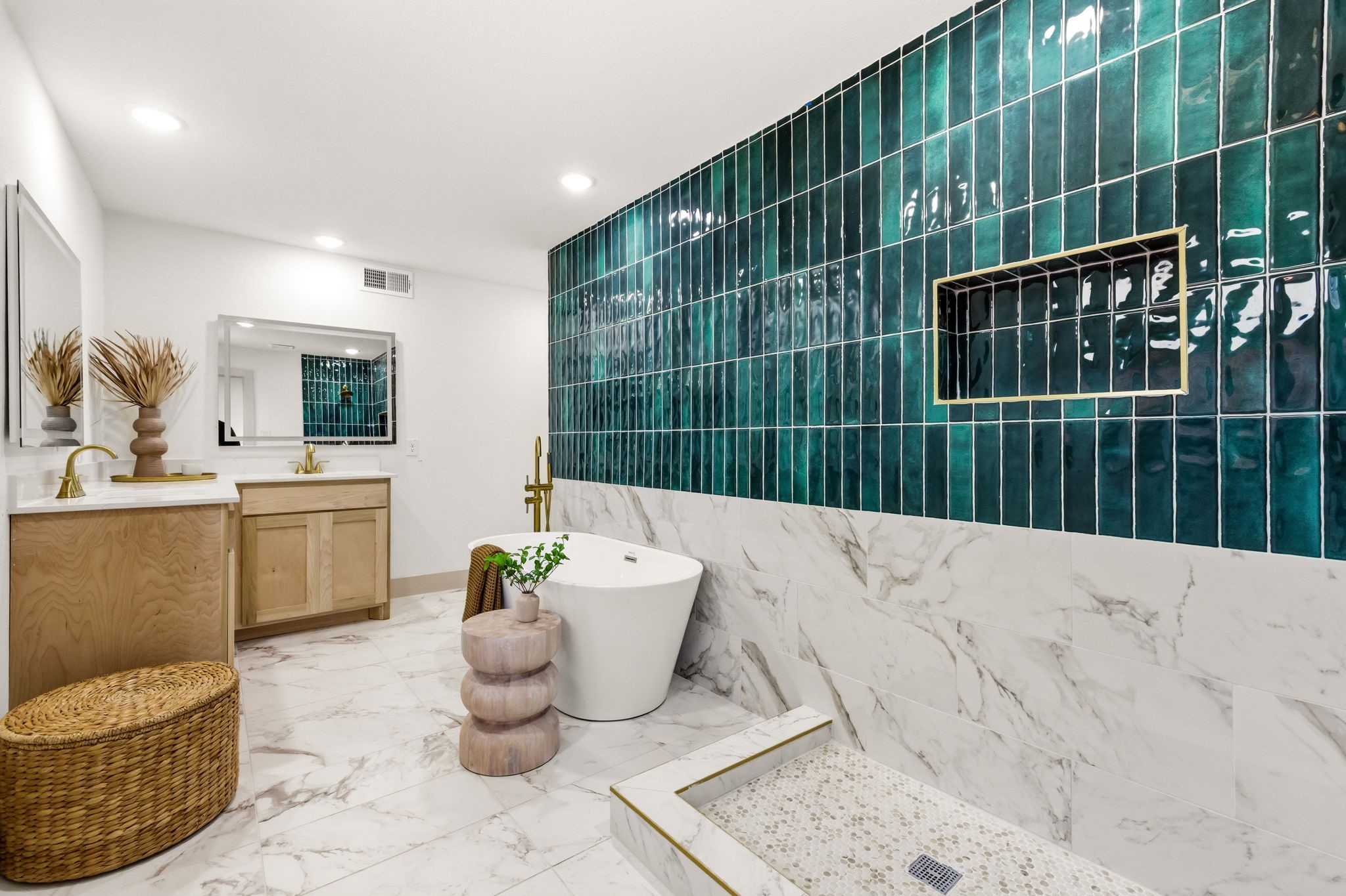 10060 San Lorenzo Drive