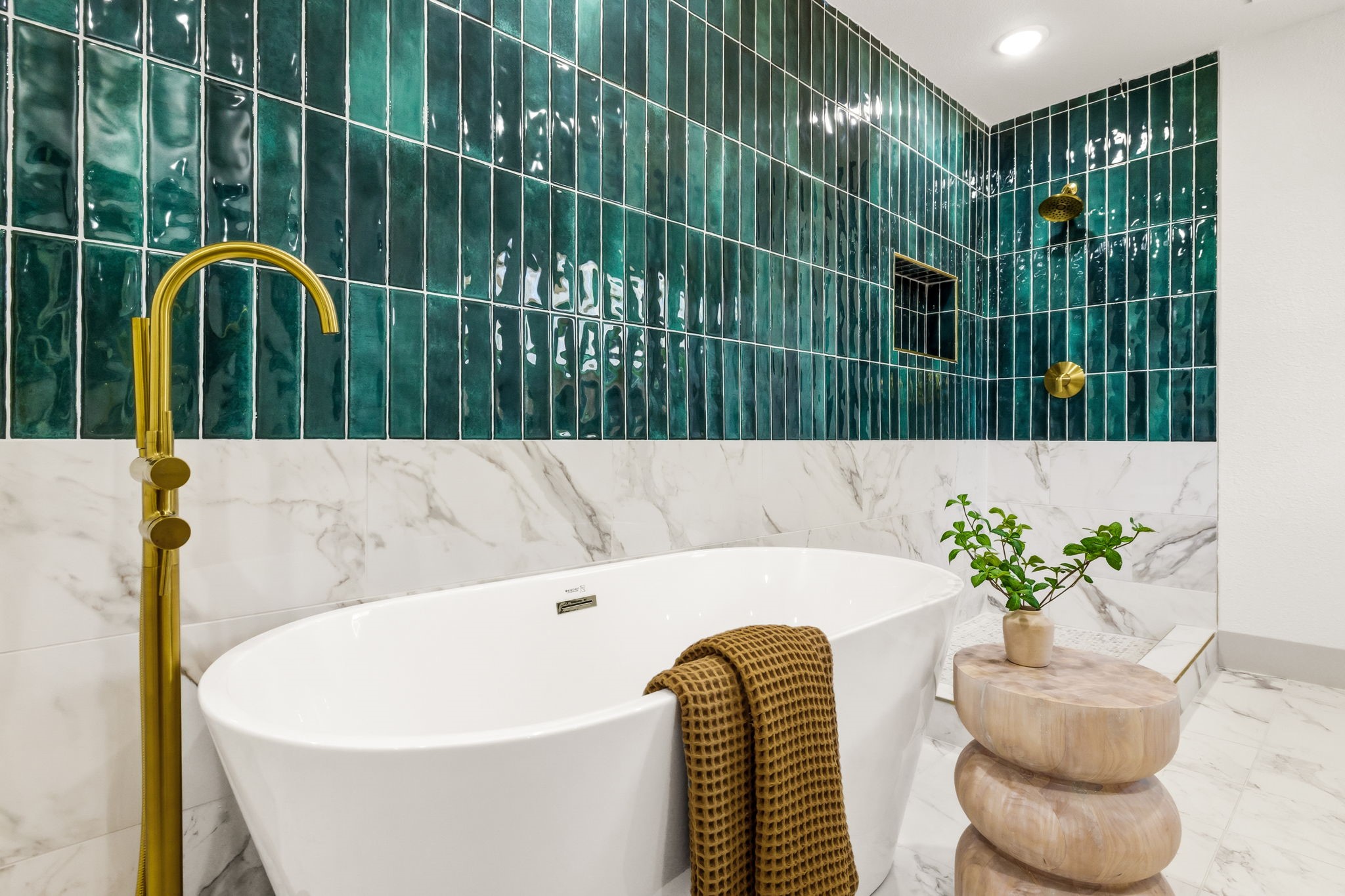 10060 San Lorenzo Drive