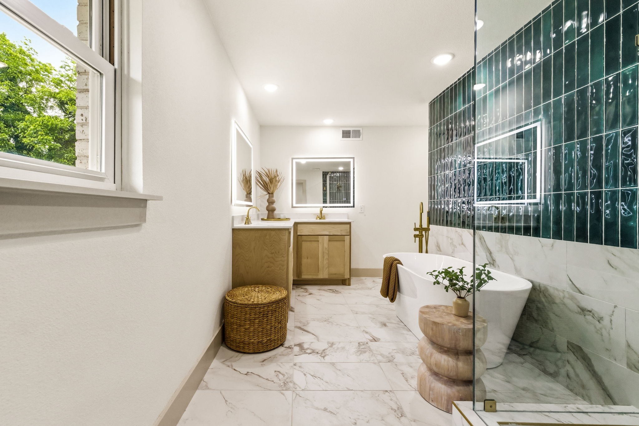 10060 San Lorenzo Drive