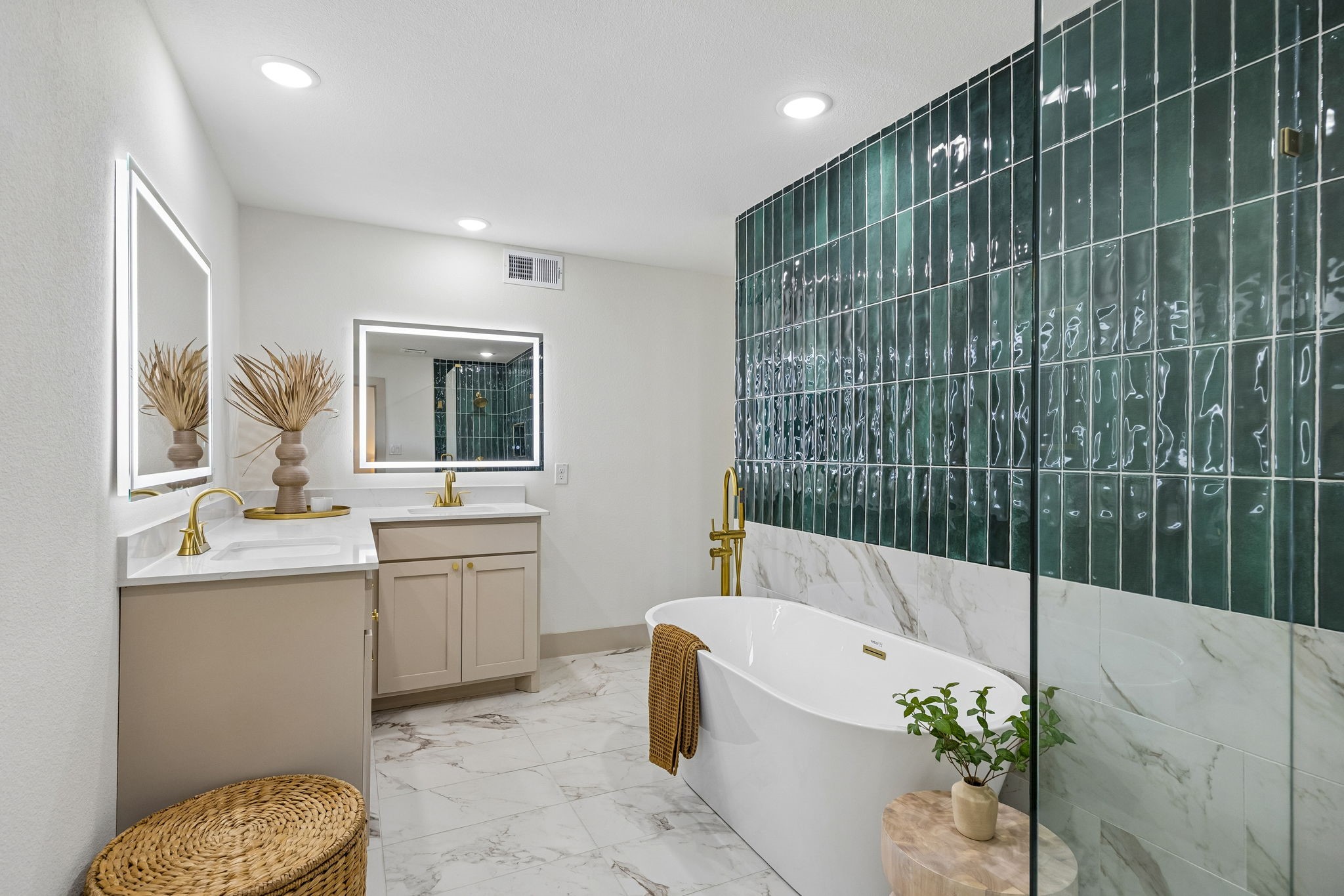 10060 San Lorenzo Drive