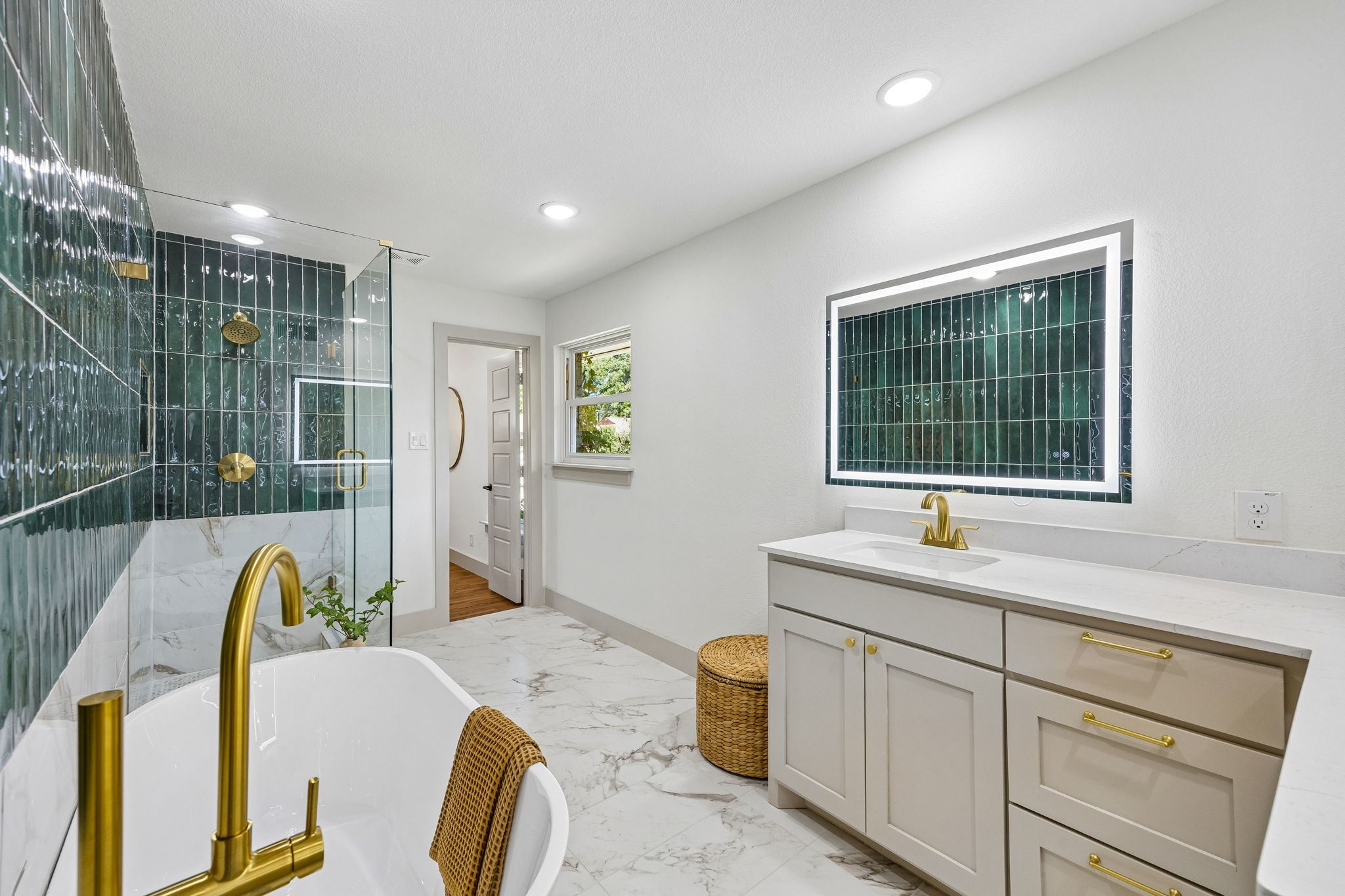 10060 San Lorenzo Drive
