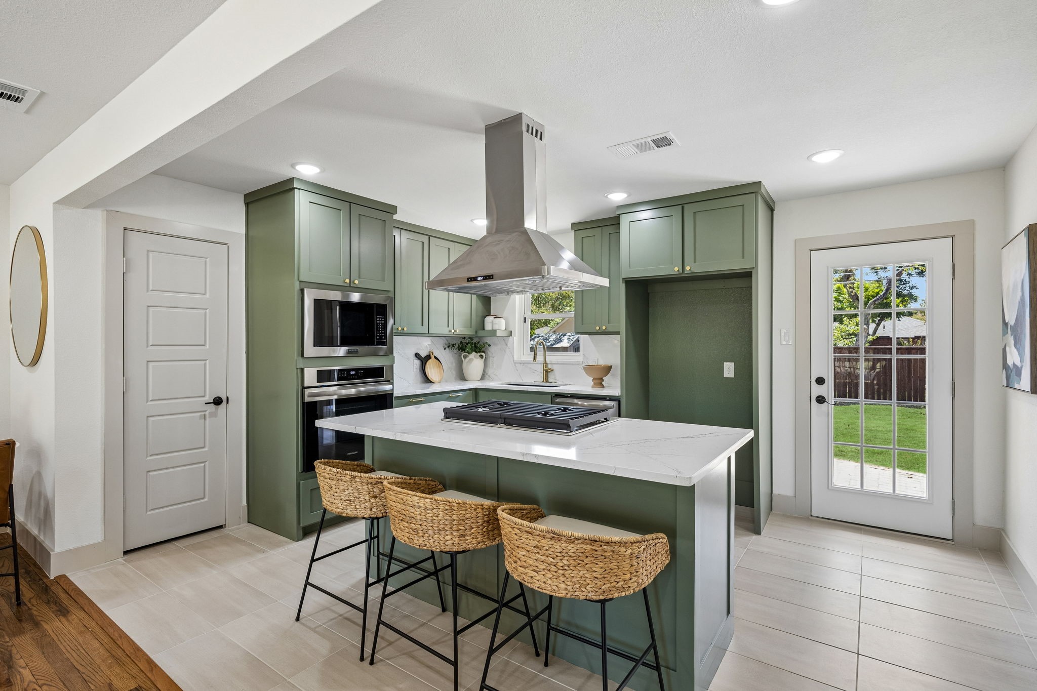 10060 San Lorenzo Drive