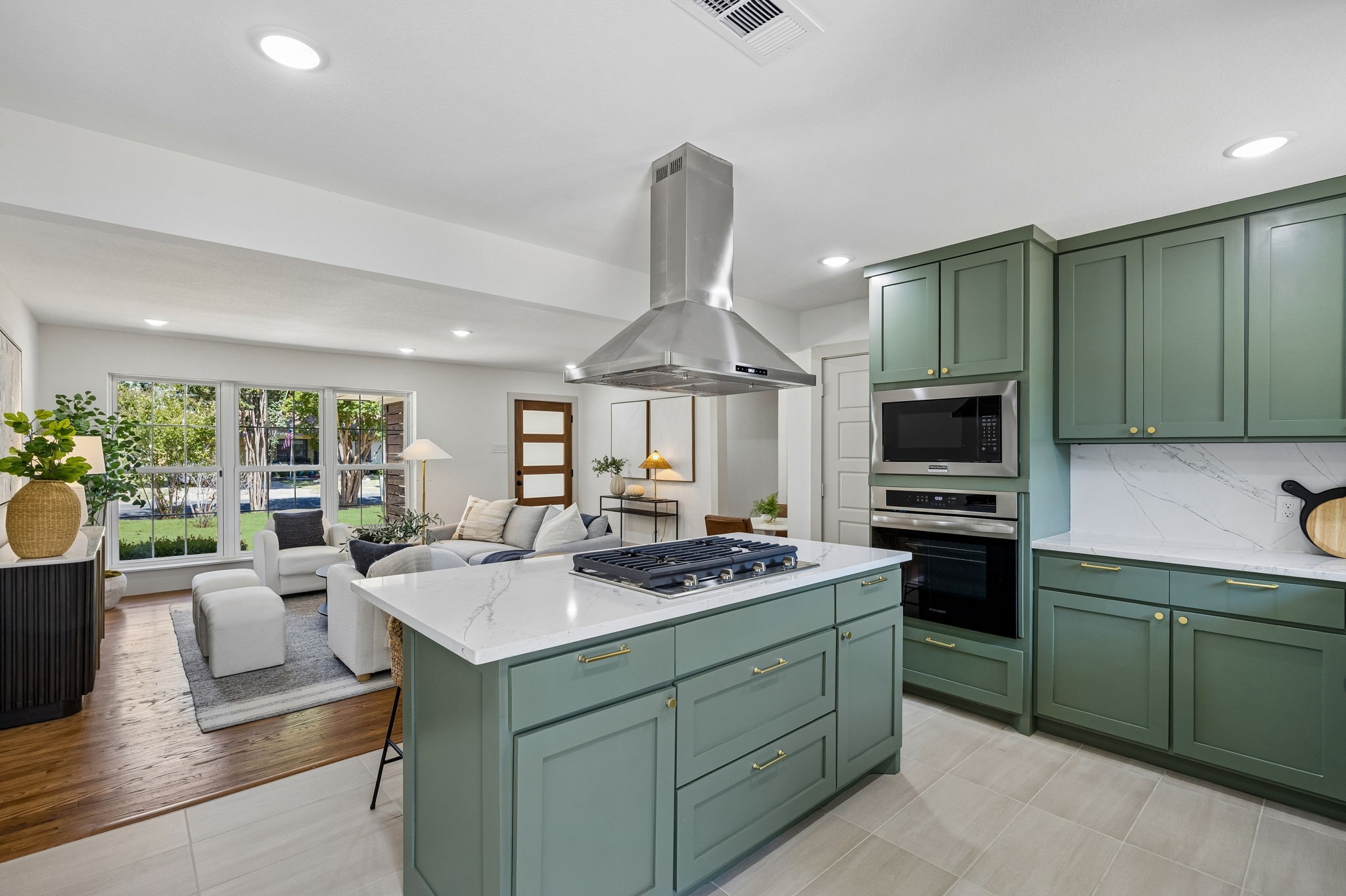10060 San Lorenzo Drive