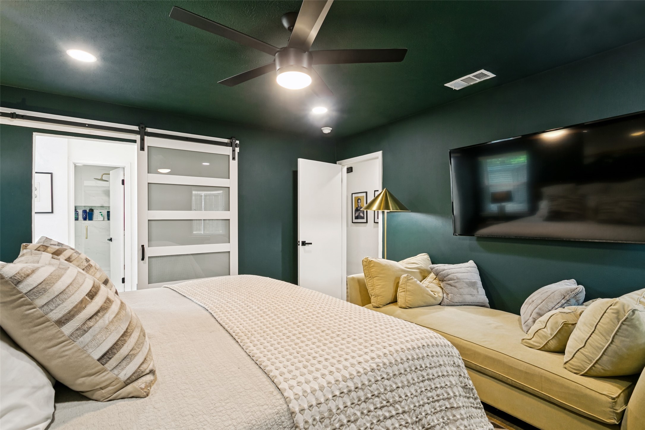 12420 Wood Manor Circle