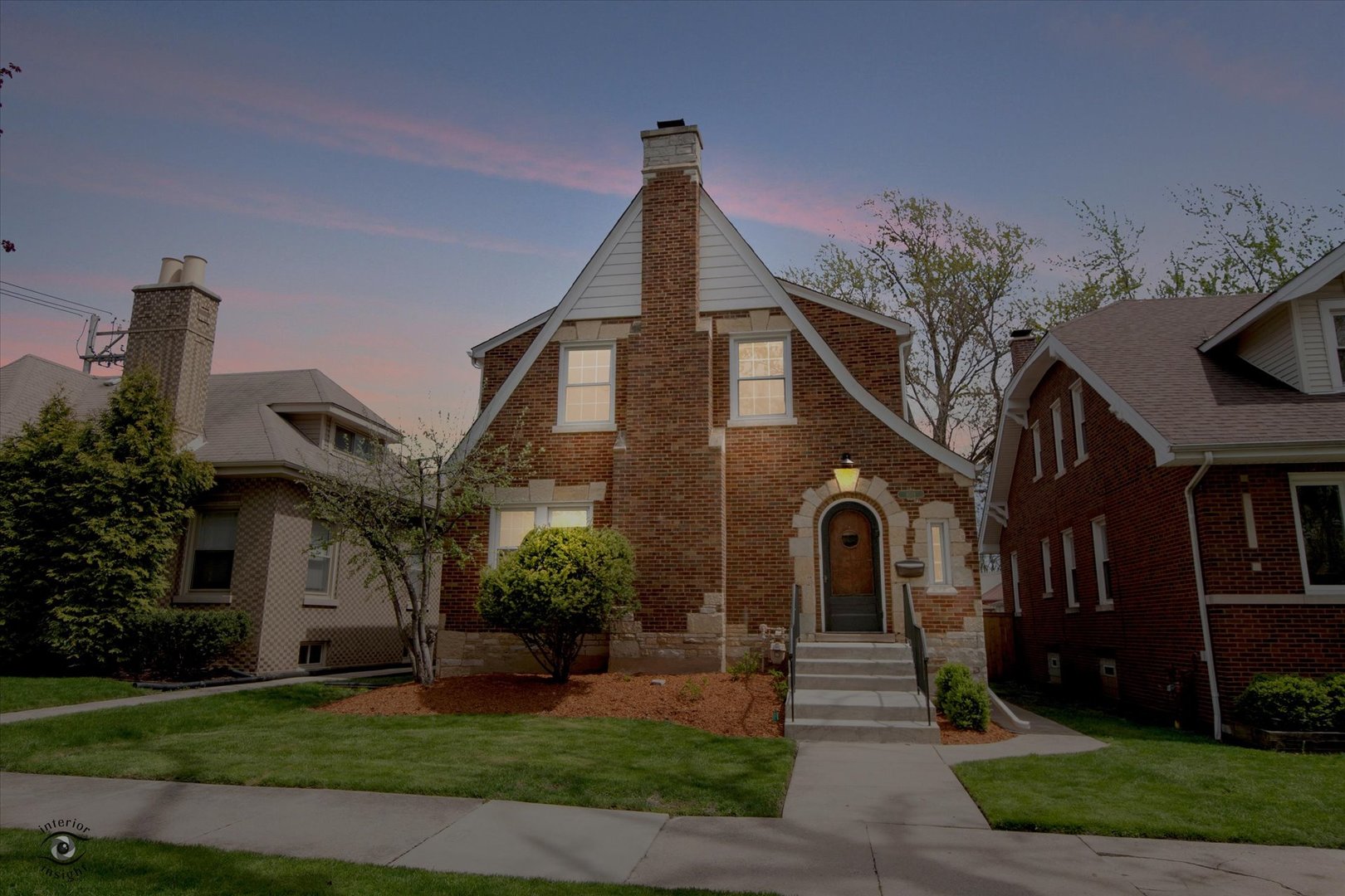 9519 S LEAVITT Street