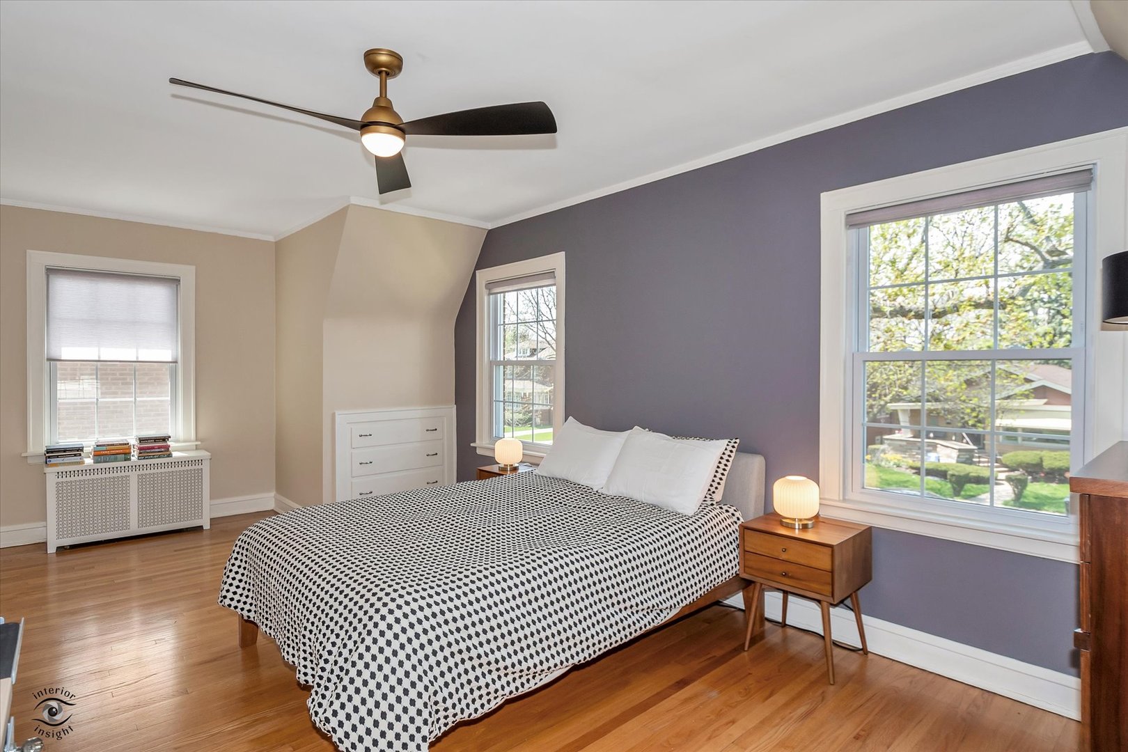 9519 S LEAVITT Street