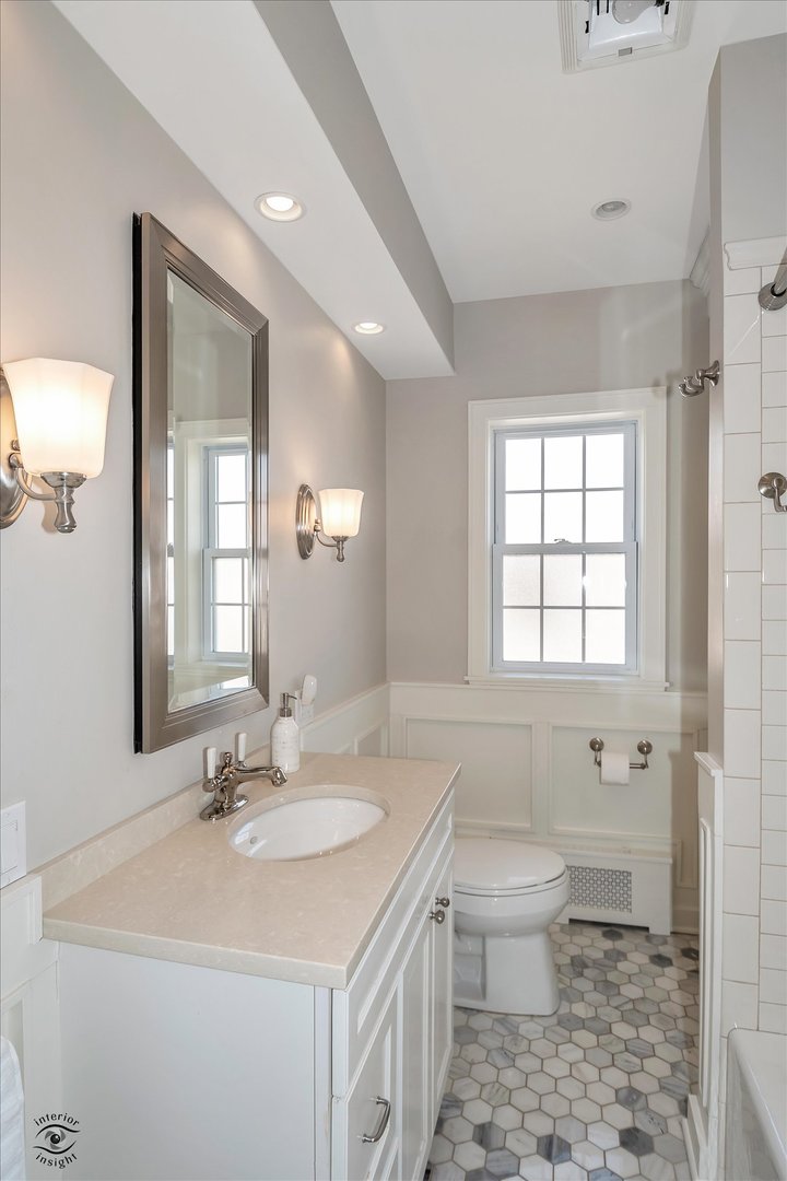 9519 S LEAVITT Street