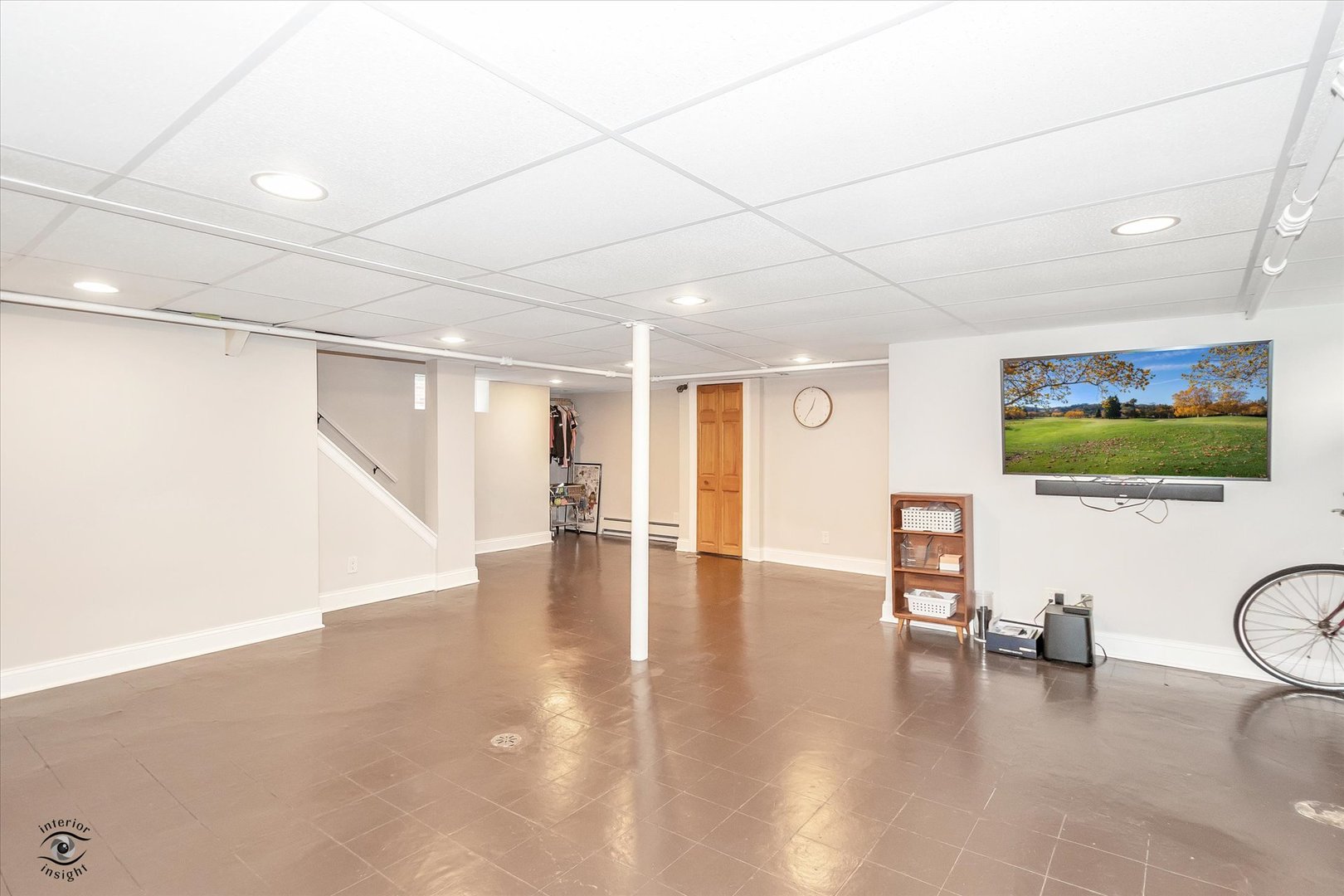 9519 S LEAVITT Street