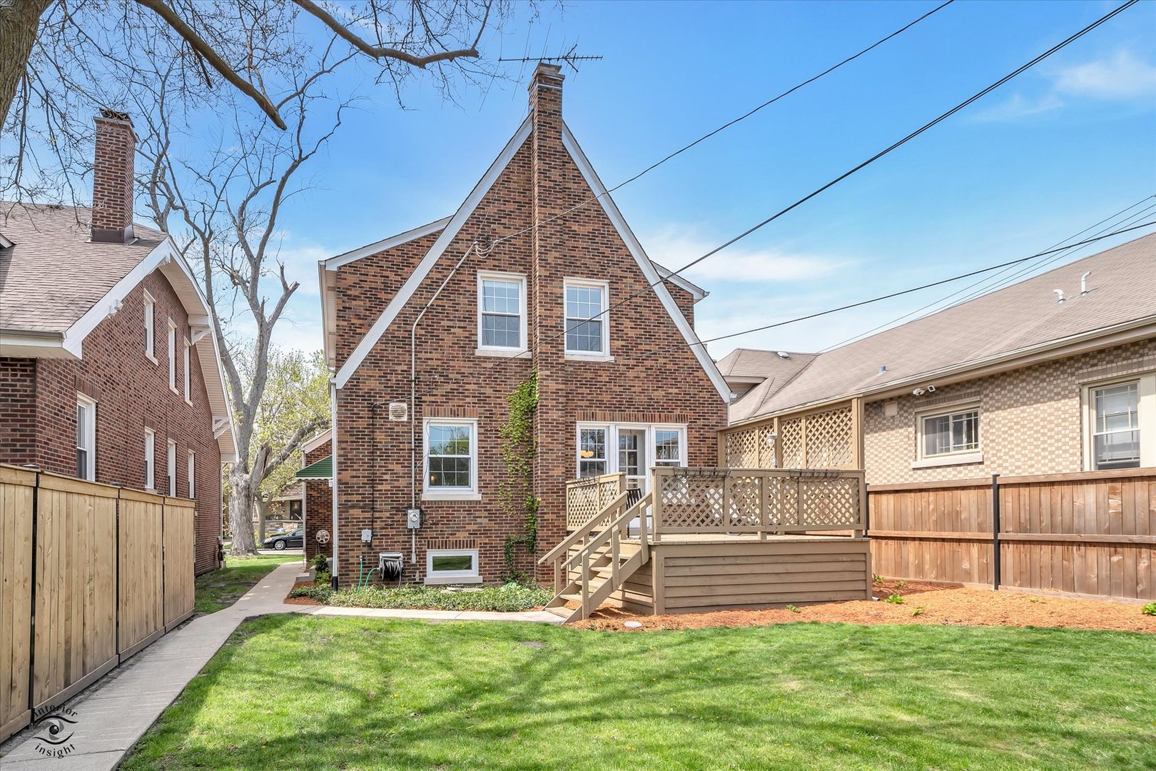 9519 S LEAVITT Street