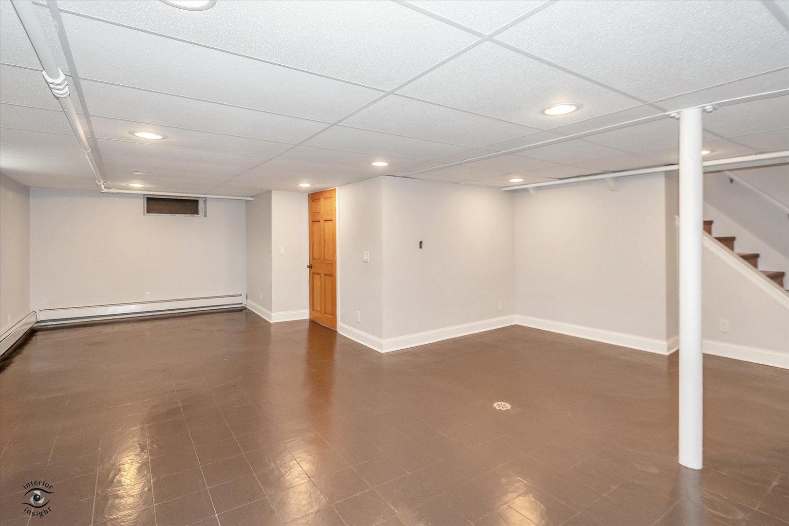 9519 S LEAVITT Street