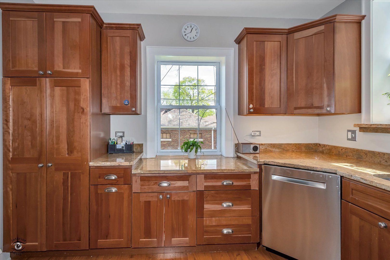 9519 S LEAVITT Street