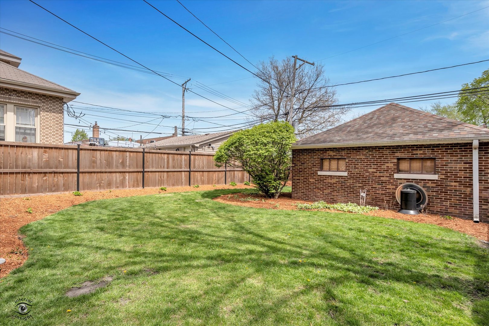 9519 S LEAVITT Street