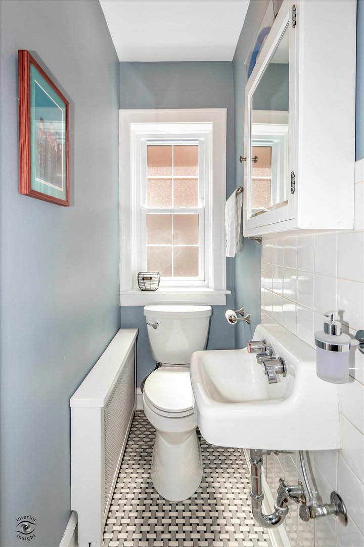 9519 S LEAVITT Street