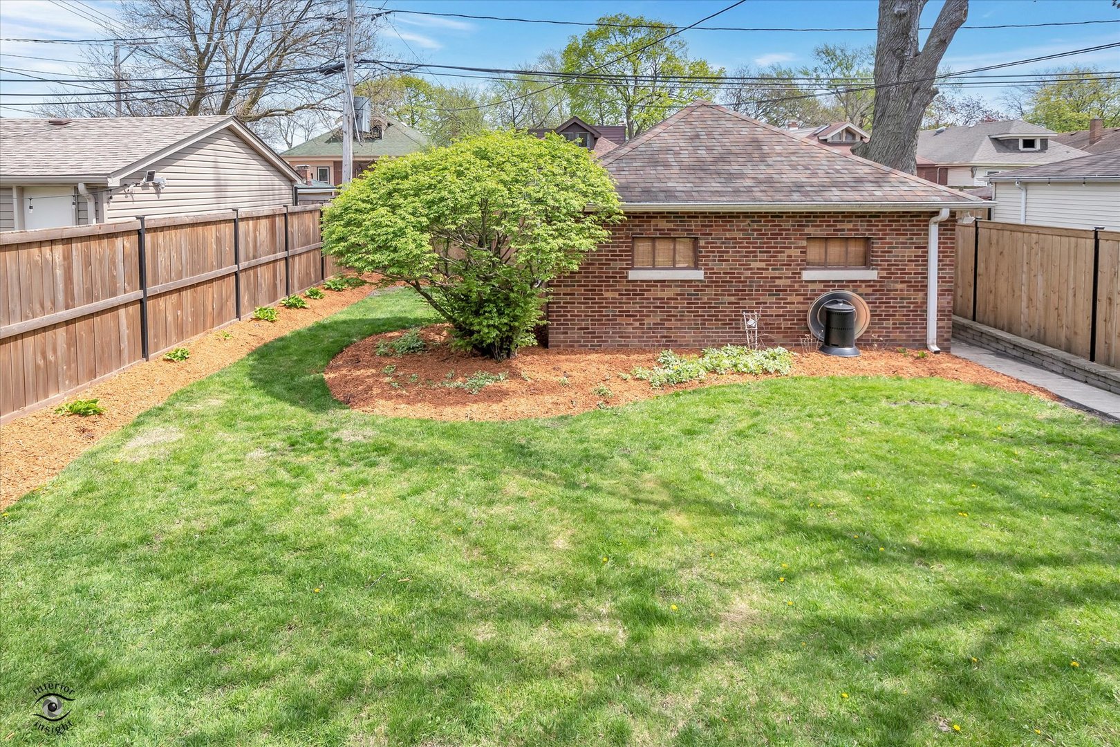 9519 S LEAVITT Street