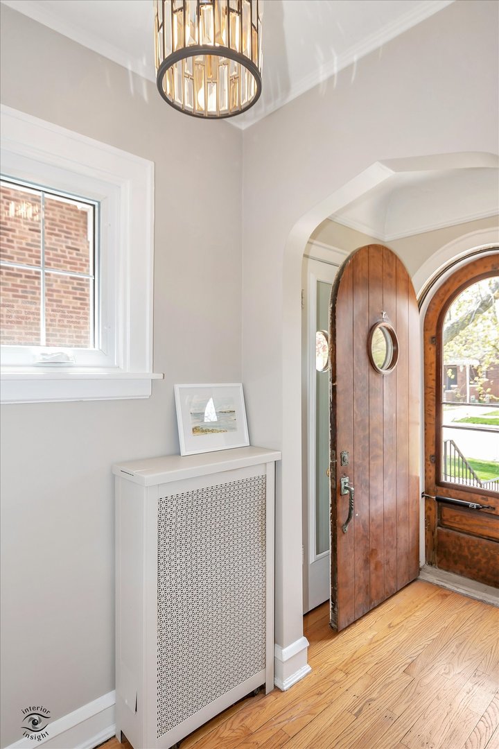 9519 S LEAVITT Street