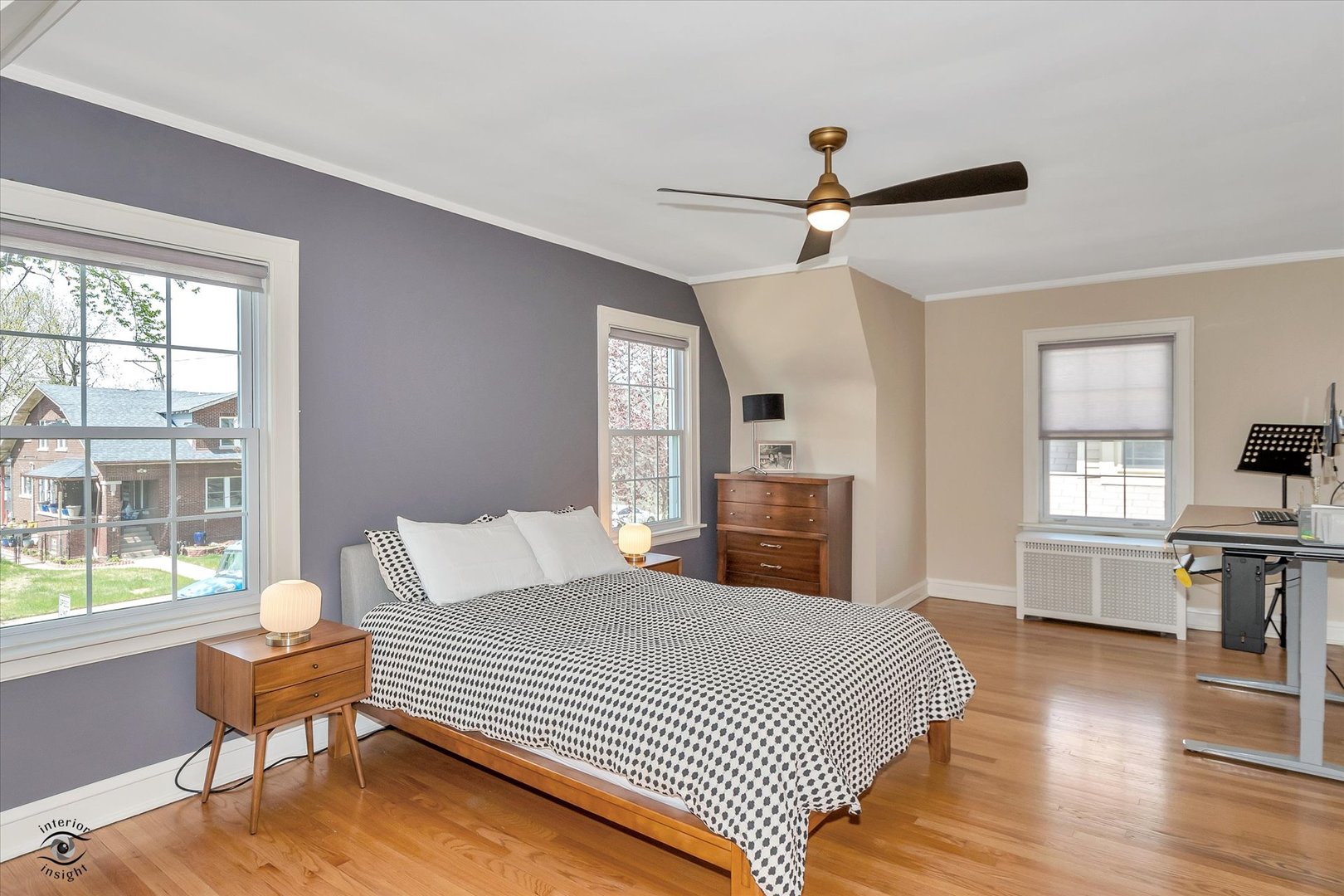 9519 S LEAVITT Street