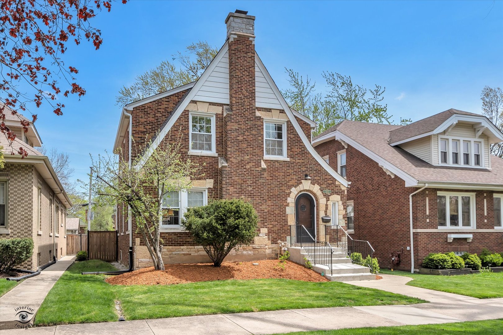 9519 S LEAVITT Street