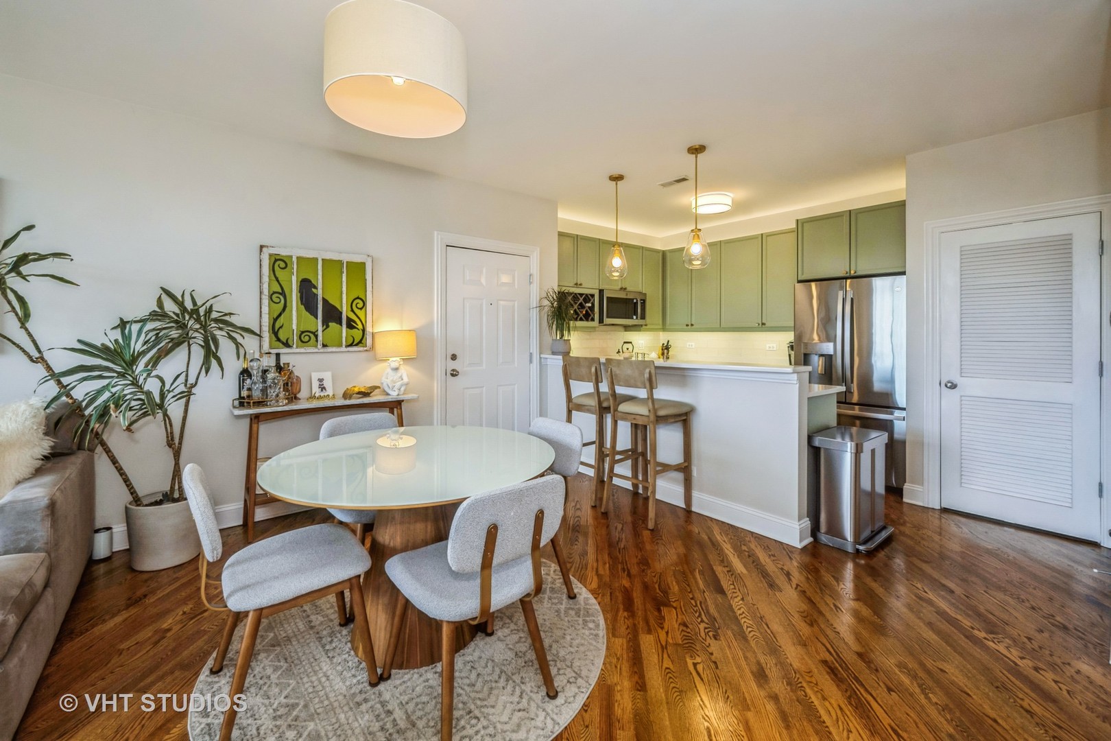 1800 W Erie Street Unit: 16