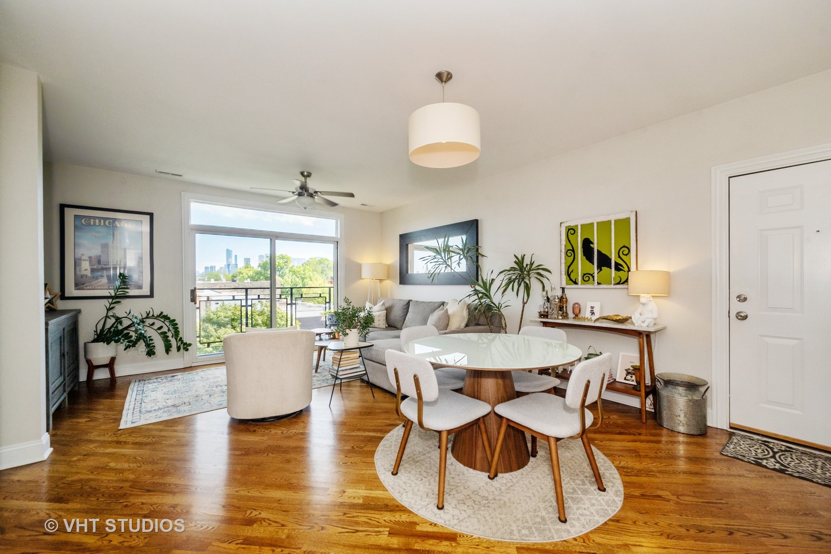 1800 W Erie Street Unit: 16