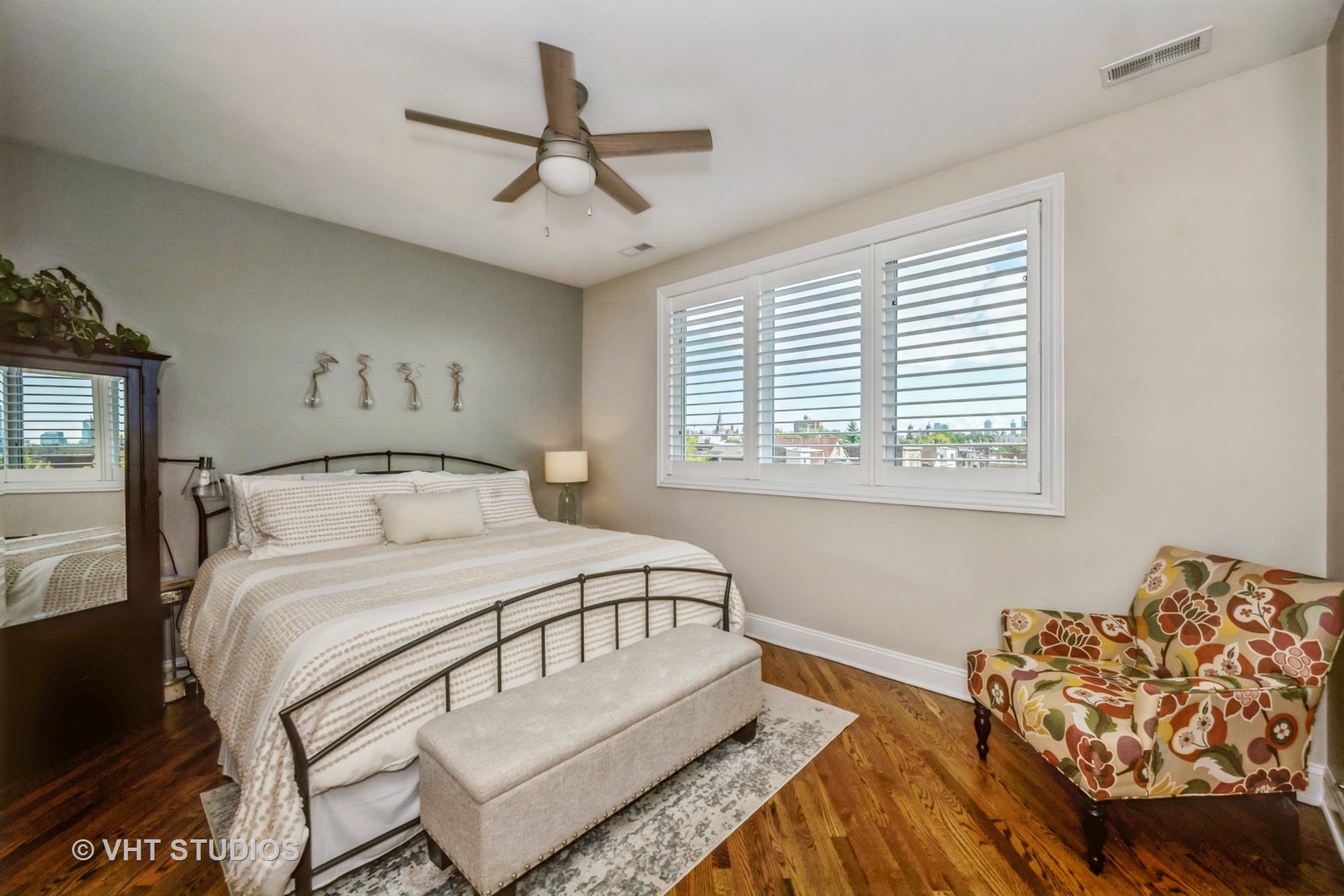 1800 W Erie Street Unit: 16