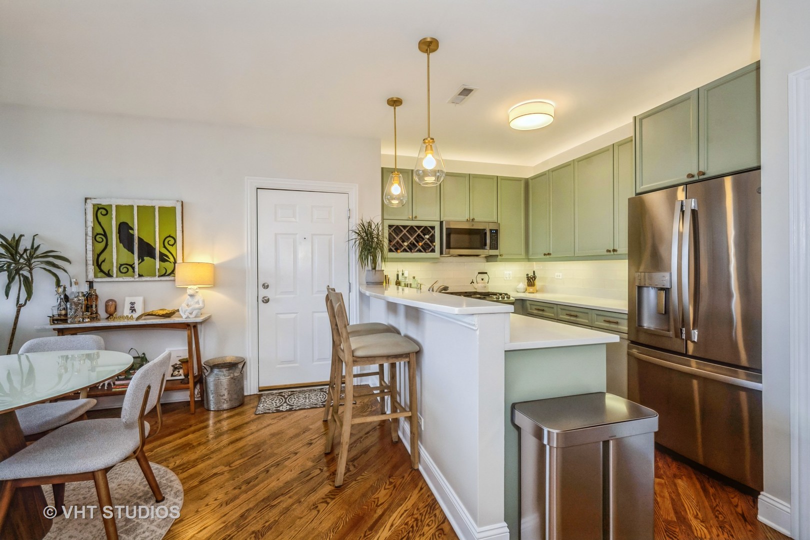 1800 W Erie Street Unit: 16