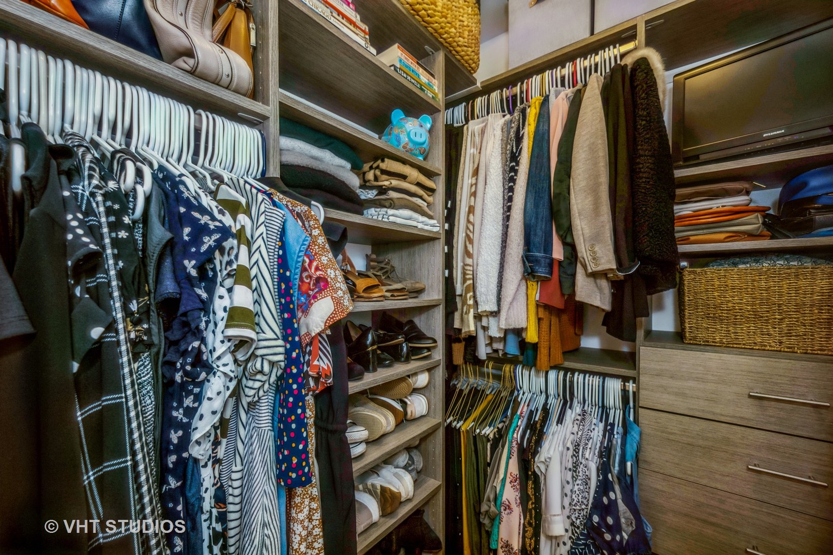 1800 W Erie Street Unit: 16