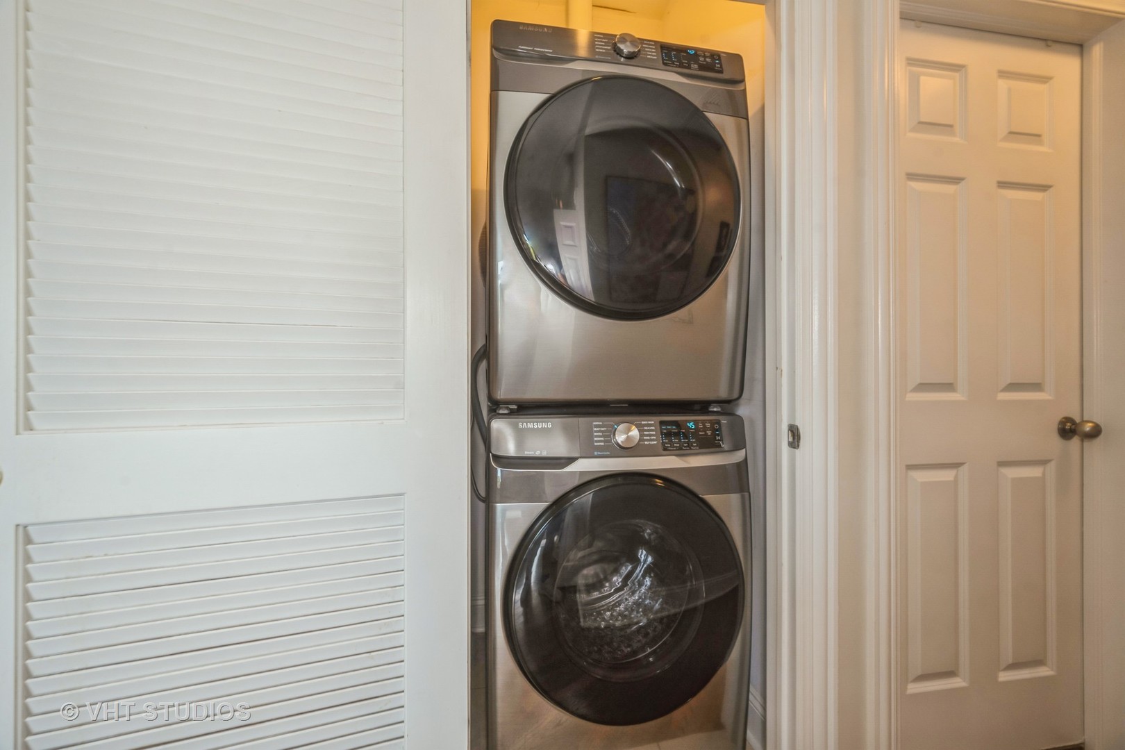 1800 W Erie Street Unit: 16