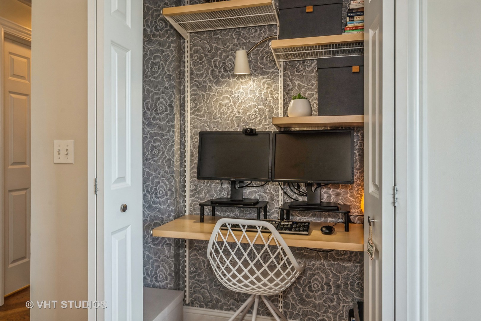 1800 W Erie Street Unit: 16