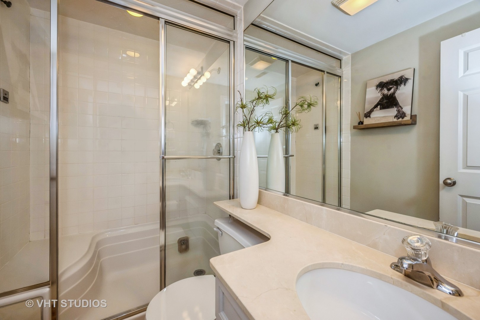 1800 W Erie Street Unit: 16