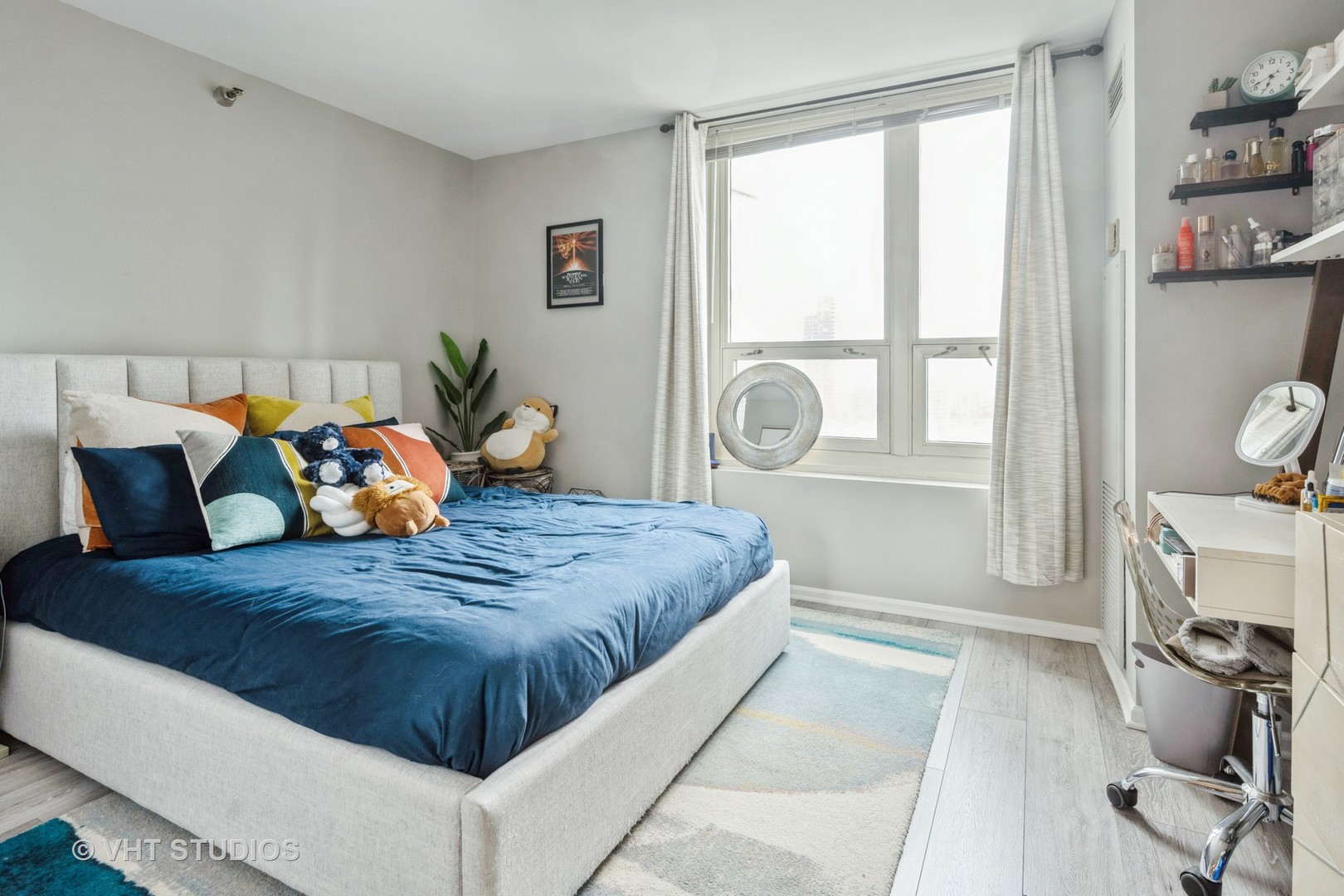 345 N LaSalle Boulevard Unit: 2003