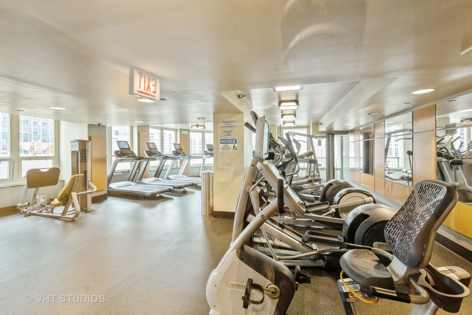 345 N LaSalle Boulevard Unit: 2003