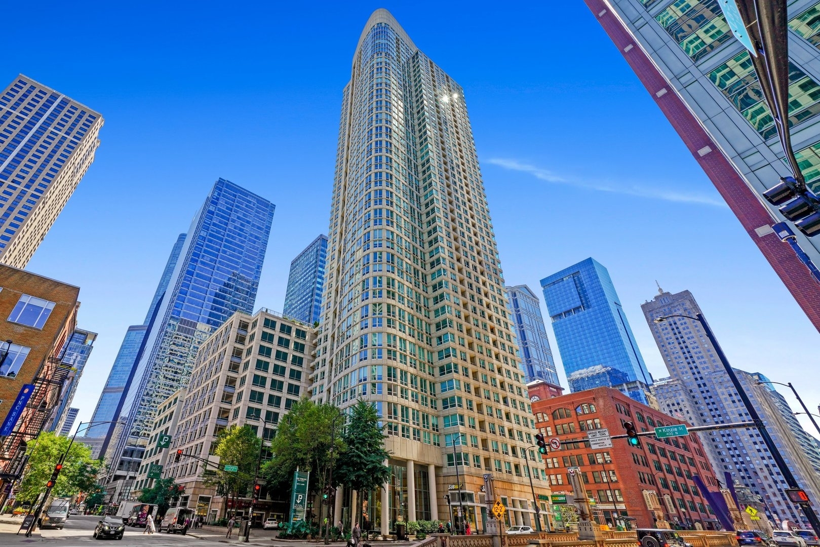 345 N LaSalle Boulevard Unit: 2003