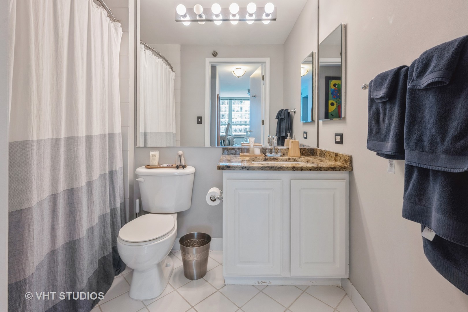 345 N LaSalle Boulevard Unit: 2003