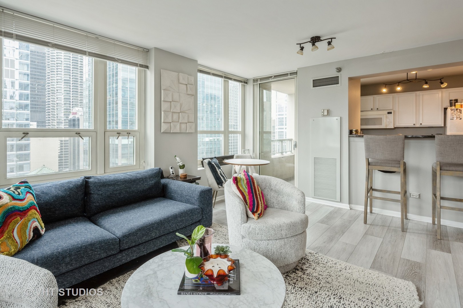 345 N LaSalle Boulevard Unit: 2003