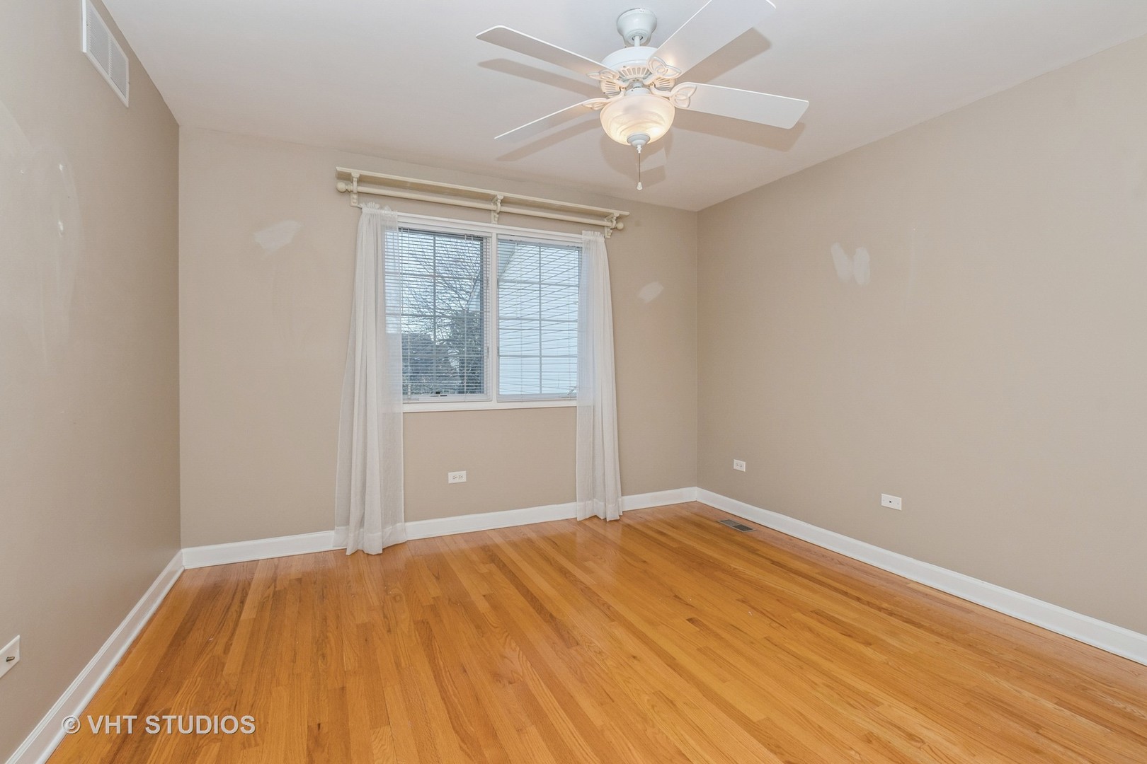 6953 Margaret Courtyard