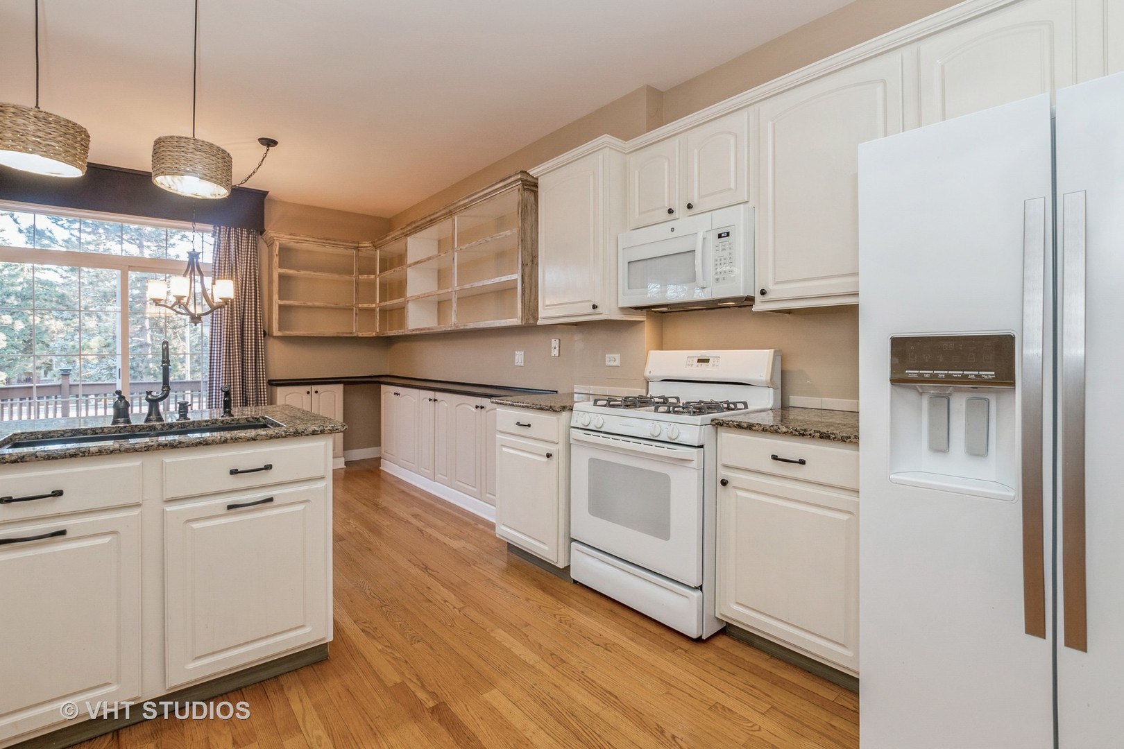 6953 Margaret Courtyard