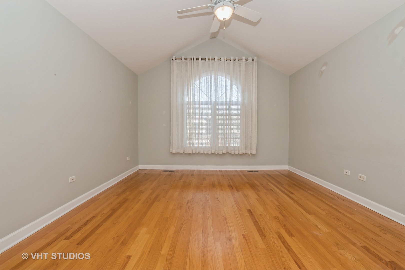 6953 Margaret Courtyard