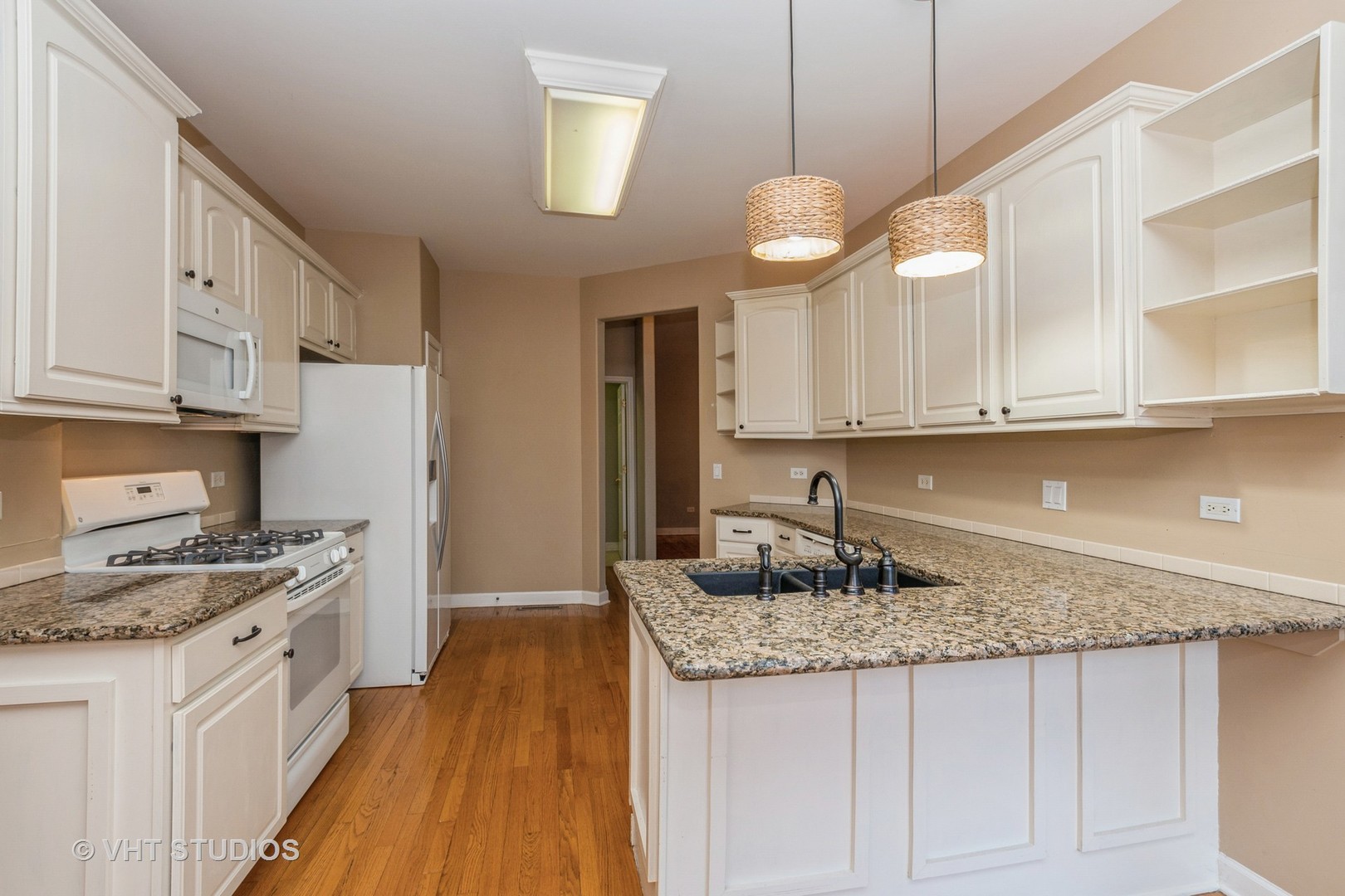 6953 Margaret Courtyard