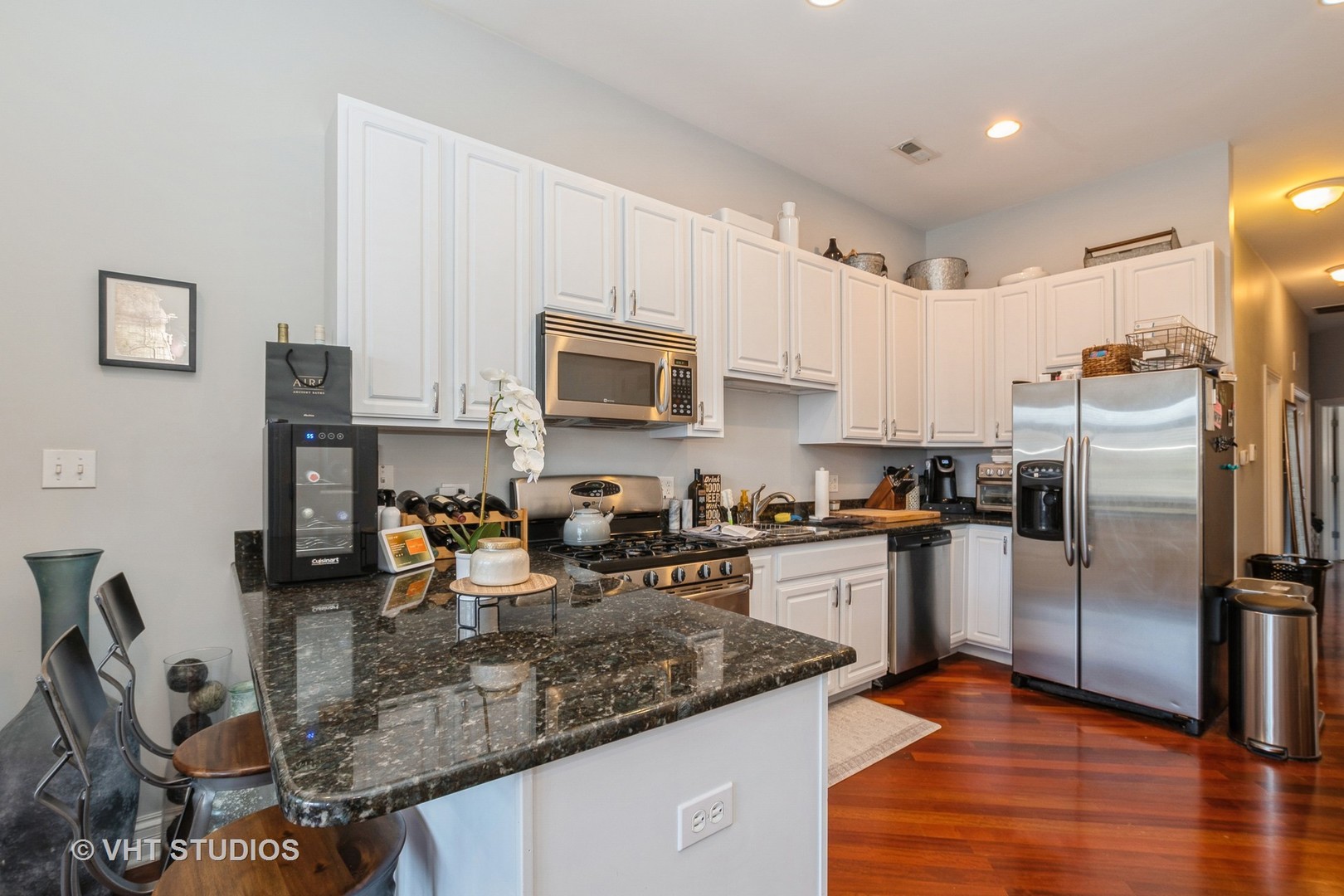 513 S DENVIR Avenue Unit: 2