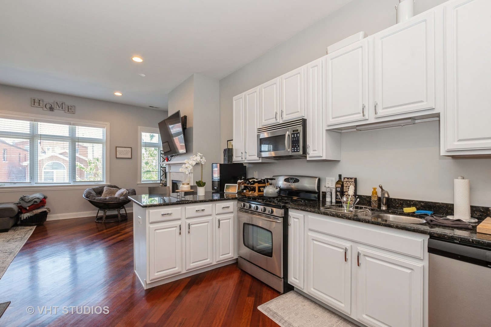 513 S DENVIR Avenue Unit: 2