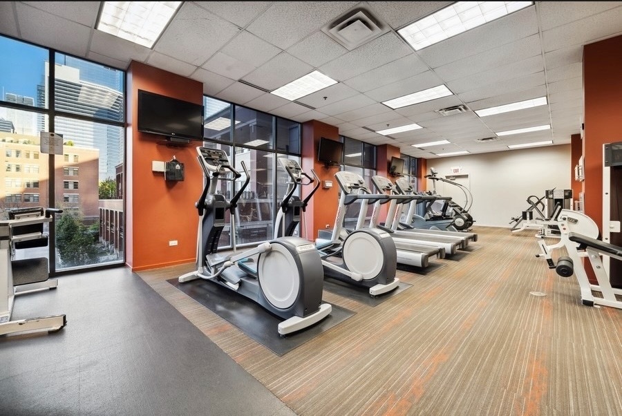 324 N Jefferson Street Unit: 207