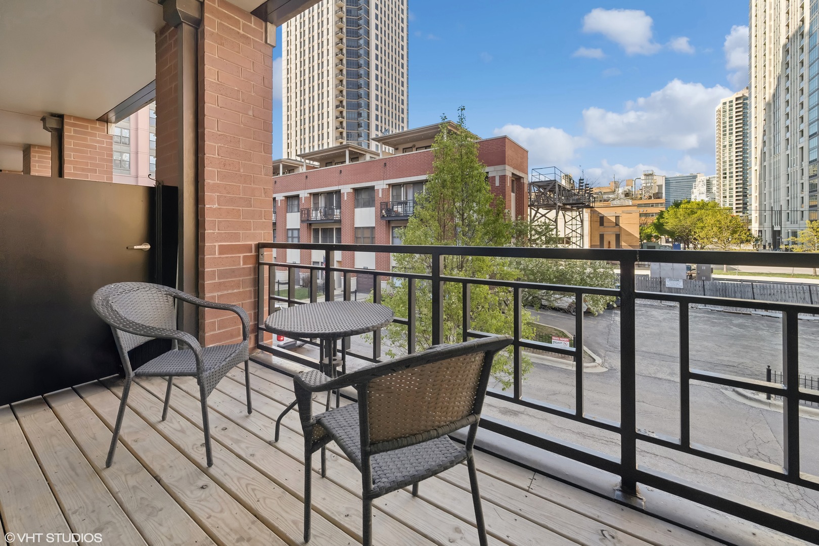 324 N Jefferson Street Unit: 207