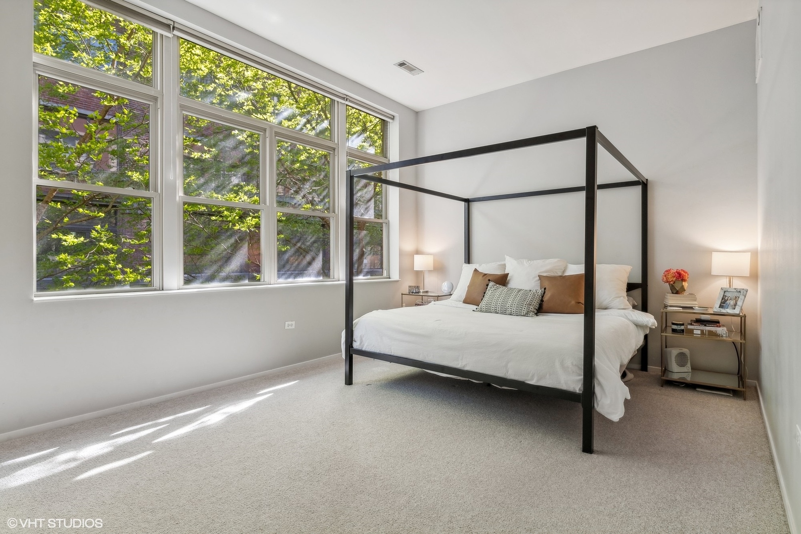 324 N Jefferson Street Unit: 207