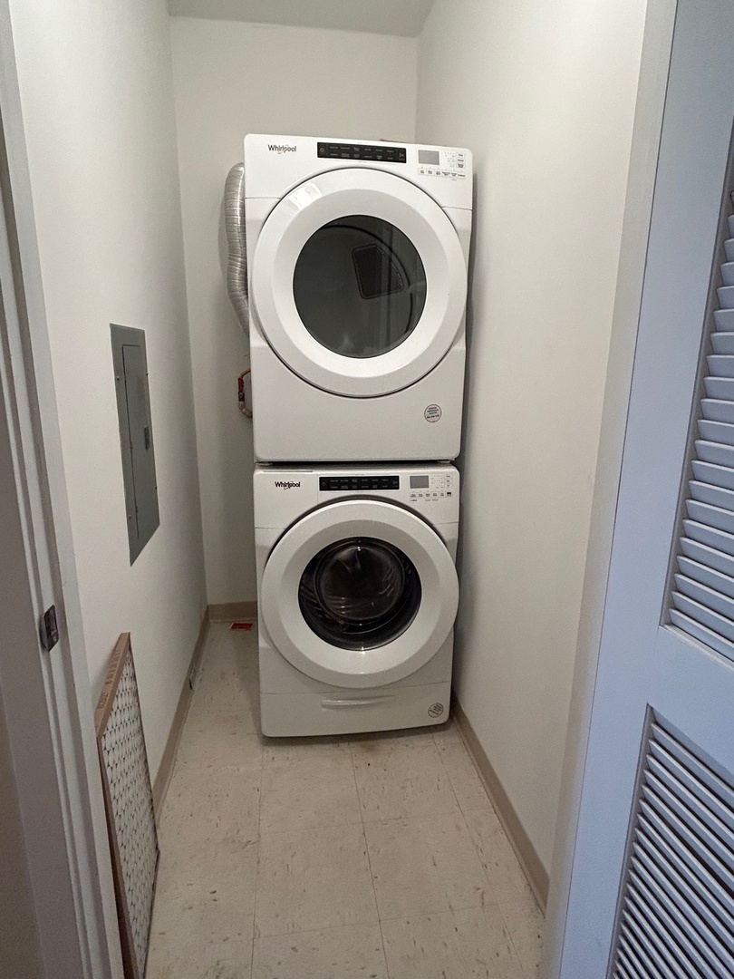 200 N Jefferson Street Unit: 2302