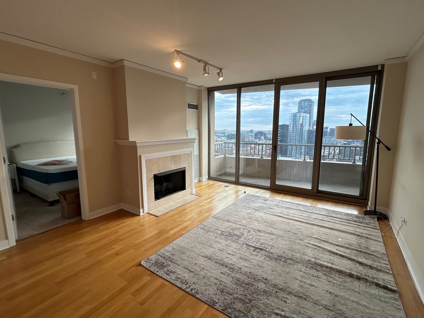 200 N Jefferson Street Unit: 2302