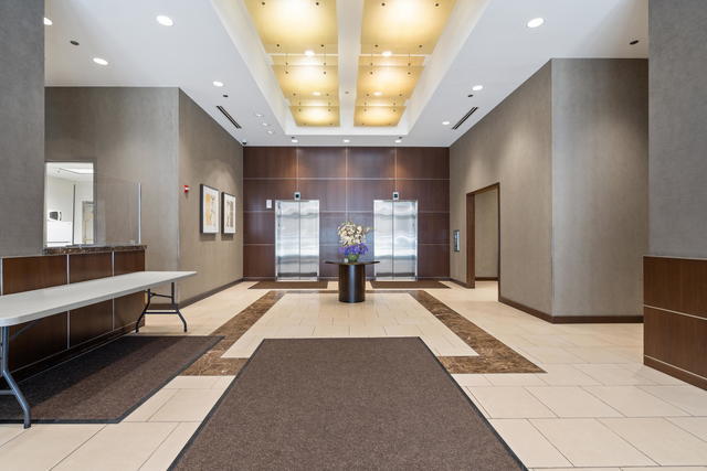 200 N Jefferson Street Unit: 2302