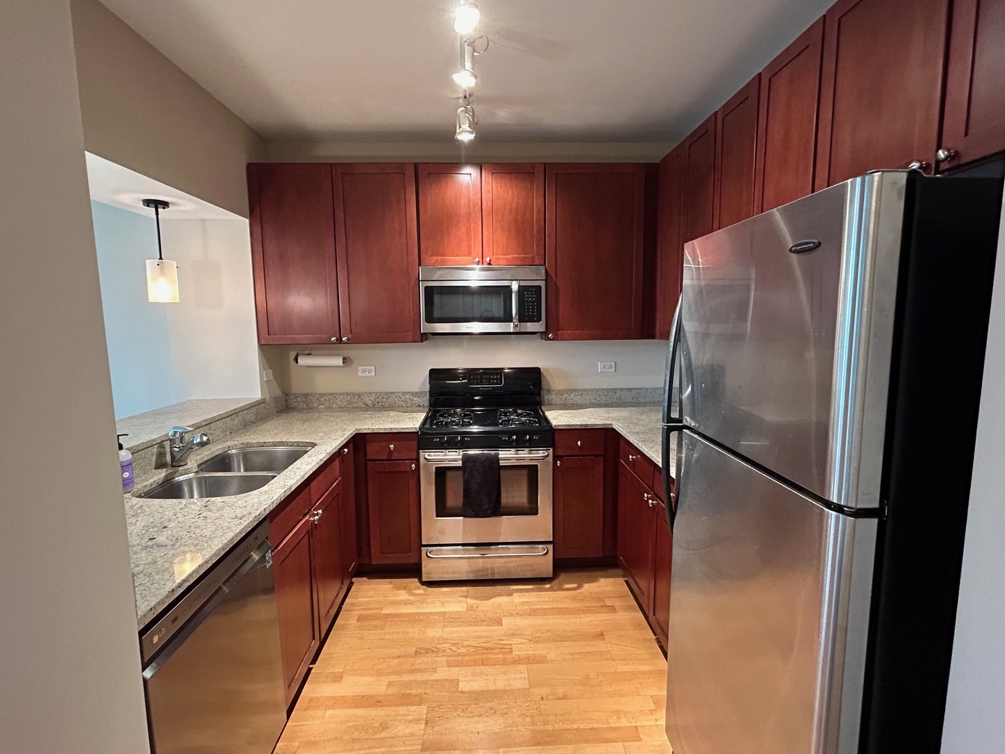 200 N Jefferson Street Unit: 2302